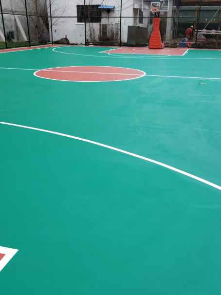 福建 球场长期使用易出现地面开裂